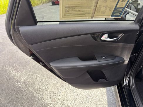 Used 2023 Kia Forte GT-Line w/ GT-Line Technology Package FWD image 25