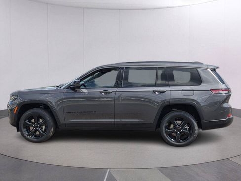New 2026 Jeep Grand Cherokee L Limited w/ Limited Altitude Package RWD image 8