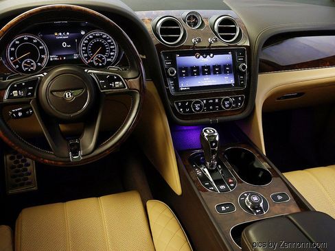 Used 2019 Bentley Bentayga AWD/4WD image 39