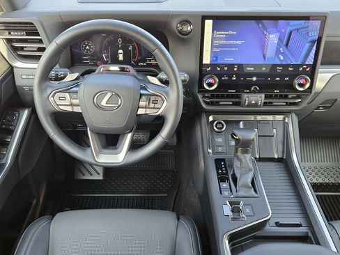 Used 2025 Lexus GX 550 w/ Accessory Package (2T) image 36