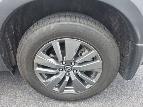 Certified 2025 Nissan Pathfinder SV w/ Black Appearance Package FWD image 11
