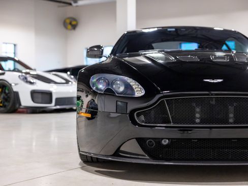 Used 2016 Aston Martin V12 Vantage S image 22
