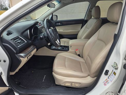 Used 2015 Subaru Outback 2.5i Limited AWD/4WD image 9