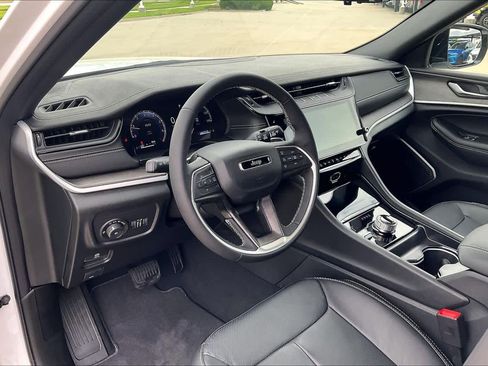 New 2026 Jeep Grand Cherokee Limited Reserve AWD/4WD image 8
