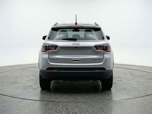 Used 2025 Jeep Compass Limited AWD/4WD image 7