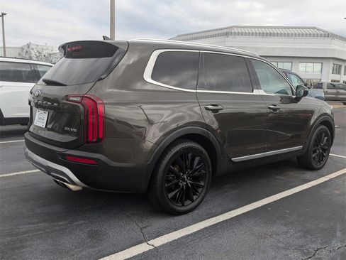 Used 2021 Kia Telluride SX w/ SX Prestige Package image 4