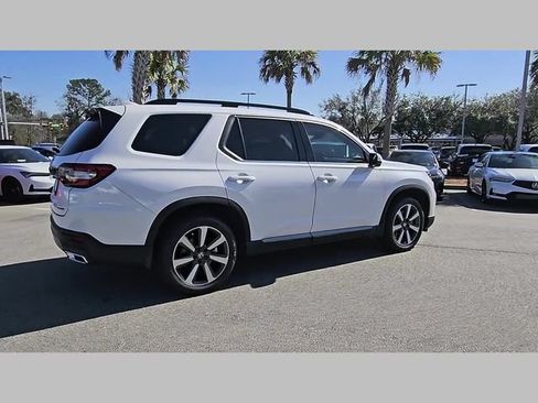 Used 2025 Honda Pilot Touring image 25
