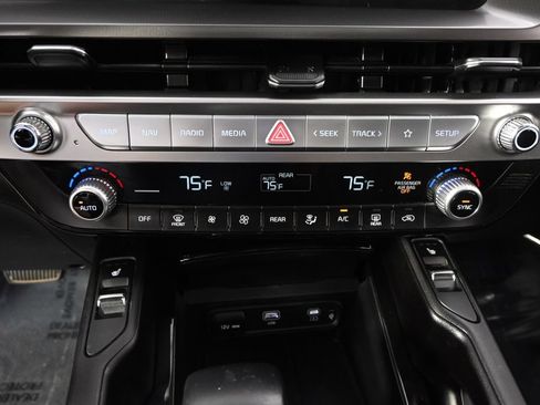 Used 2025 Kia Telluride S AWD/4WD image 32