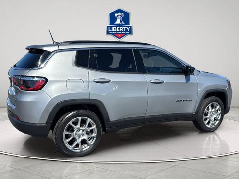Certified 2022 Jeep Compass Latitude AWD/4WD image 11