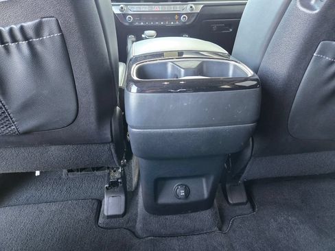 Used 2025 Kia Telluride S FWD image 34
