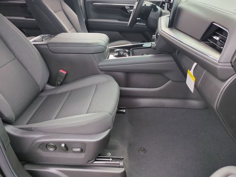 New 2026 Chevrolet Suburban LS w/ LPO, Dark Essentials Package AWD/4WD image 27