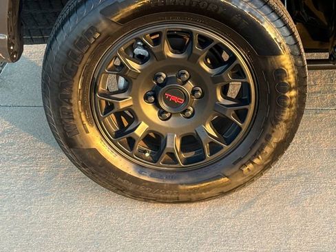 Used 2025 Toyota Tacoma SR5 image 10