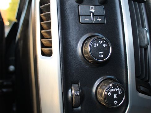 Used 2015 GMC Sierra 2500 SLT w/ Duramax Plus Package image 25