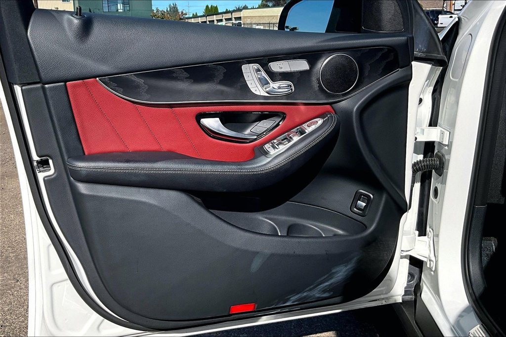 Used 2018 Mercedes-Benz GLC 300 4MATIC Coupe image 22