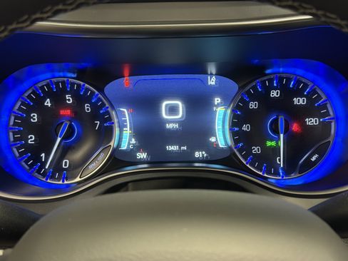 Used 2026 Chrysler Pacifica Limited AWD/4WD image 17