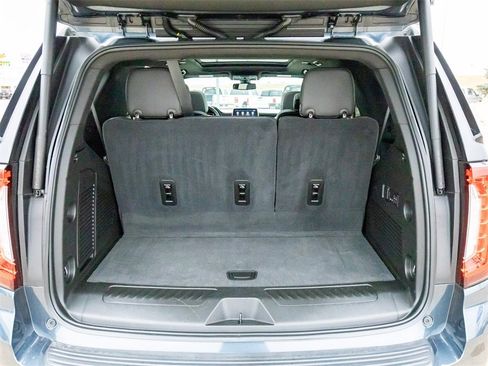 Used 2021 GMC Yukon SLT w/ SLT Luxury Plus Package image 13