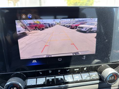 Used 2026 Chevrolet Colorado LT RWD image 36