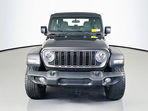 Used 2025 Jeep Wrangler Sport image 2