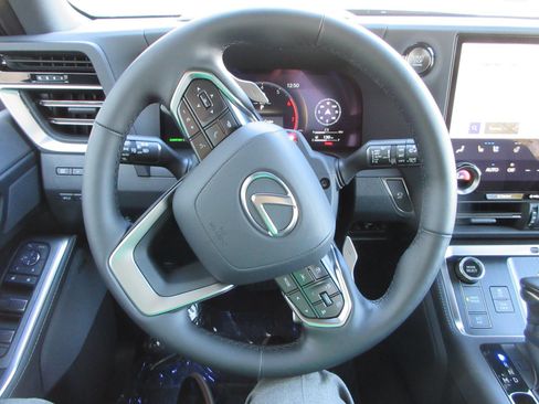 Used 2026 Lexus GX 550 w/ Cold Area Package AWD/4WD image 40