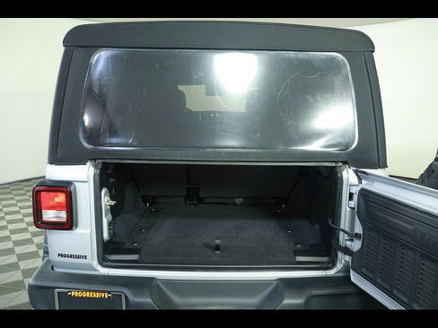 Used 2024 Jeep Wrangler Sport S image 16