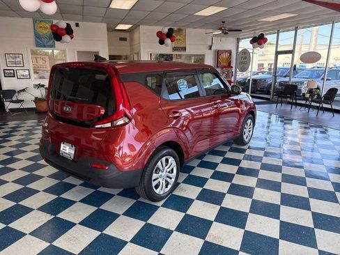 Used 2021 Kia Soul LX image 7