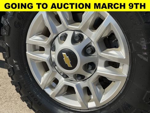 Used 2022 Chevrolet Silverado 2500 LT w/ Convenience Package image 7