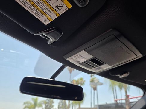 Used 2018 Ford Explorer Limited FWD image 35