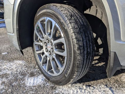 Certified 2023 GMC Acadia Denali w/ Denali Ultimate Package image 39