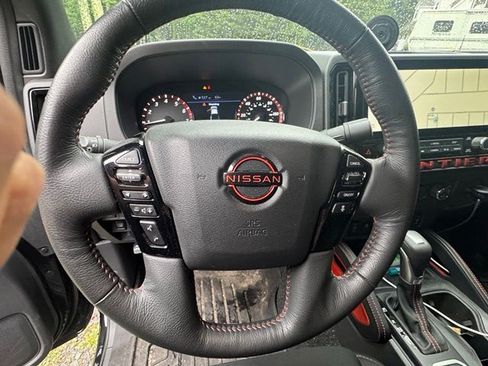 Used 2026 Nissan Frontier PRO-4X w/ Pro-4x Convenience Package AWD/4WD image 4