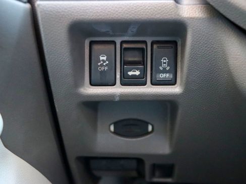 Used 2011 INFINITI G37 Journey w/ Premium Pkg image 30