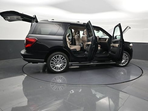 Used 2023 Ford Expedition Limited RWD image 32