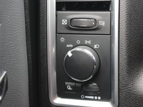 Used 2024 RAM 1500 Classic SLT AWD/4WD image 14