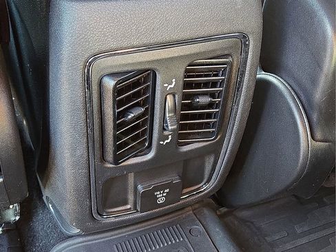 Used 2020 Jeep Grand Cherokee Altitude image 17