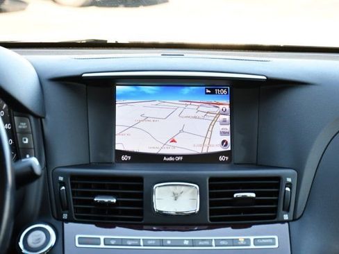 Used 2019 INFINITI Q70 Luxe w/ Proactive Package image 26