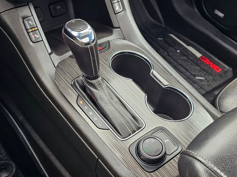 Used 2019 GMC Acadia SLT w/ Black Edition image 19