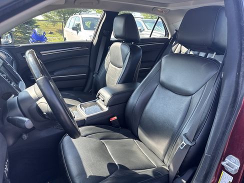 Used 2016 Chrysler 300 C RWD image 20