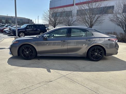 Used 2023 Toyota Camry XSE image 7