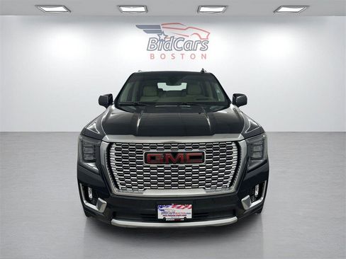 Used 2021 GMC Yukon XL Denali w/ LPO, Illumination Package image 2