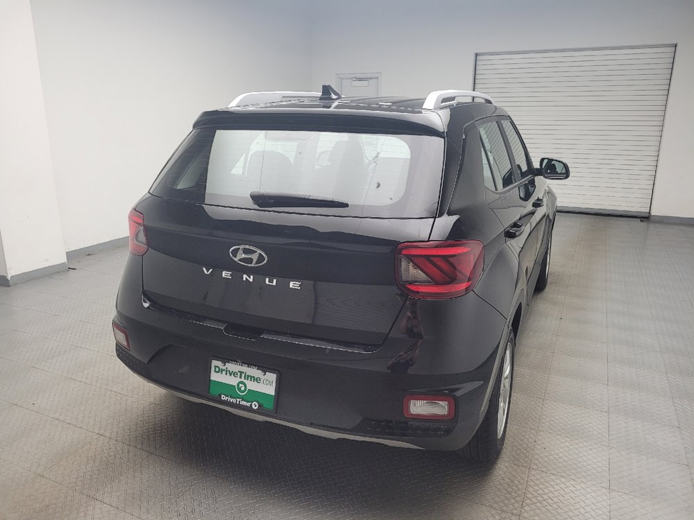Used 2020 Hyundai Venue SEL FWD image 7