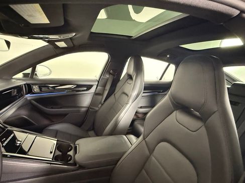 Certified 2025 Porsche Panamera image 6