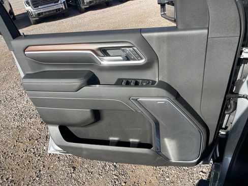 New 2026 GMC Sierra 2500 Denali w/ Technology Package AWD/4WD image 21