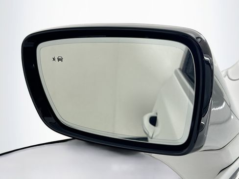 Used 2024 Buick Enclave Premium image 16