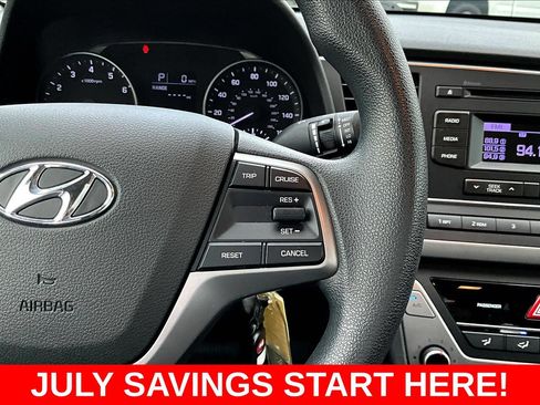 Used 2018 Hyundai Elantra SE FWD image 12