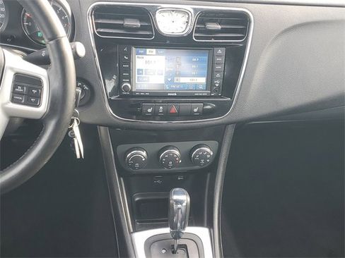 Used 2012 Chrysler 200 Limited image 12