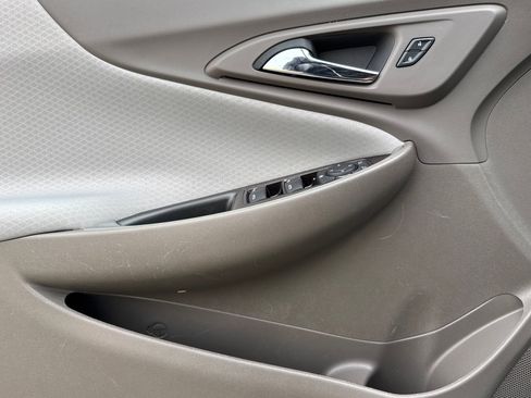 Used 2024 Chevrolet Malibu LT image 11