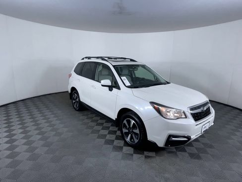Used 2017 Subaru Forester 2.5i Premium w/ All-Weather Package image 2