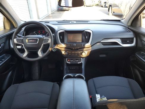 Used 2024 GMC Terrain SLE FWD image 11