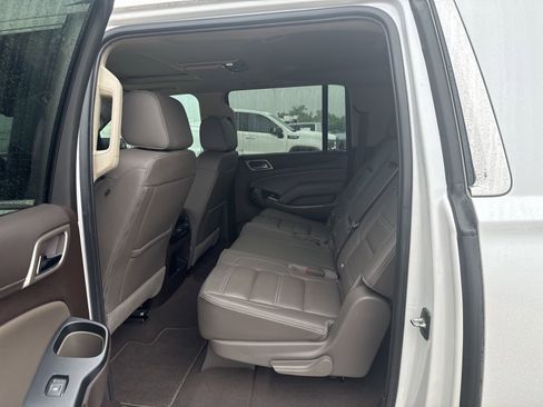 Used 2019 GMC Yukon XL Denali w/ Open Road Package RWD image 9