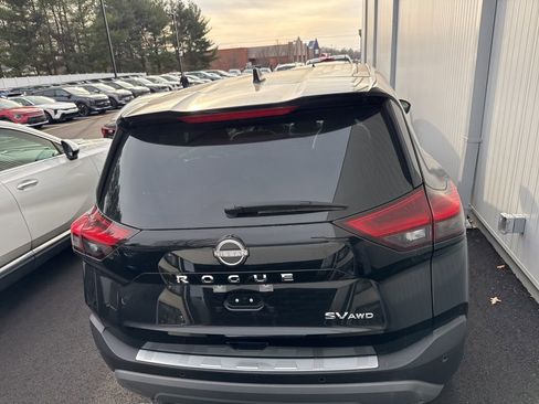 Used 2023 Nissan Rogue SV image 4