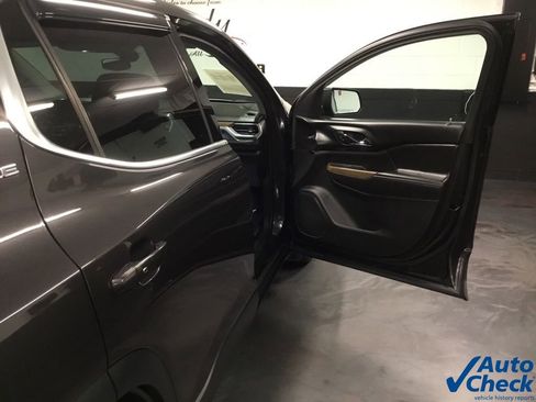 Used 2018 GMC Acadia SLE w/ LPO, Floor Liner Package image 38